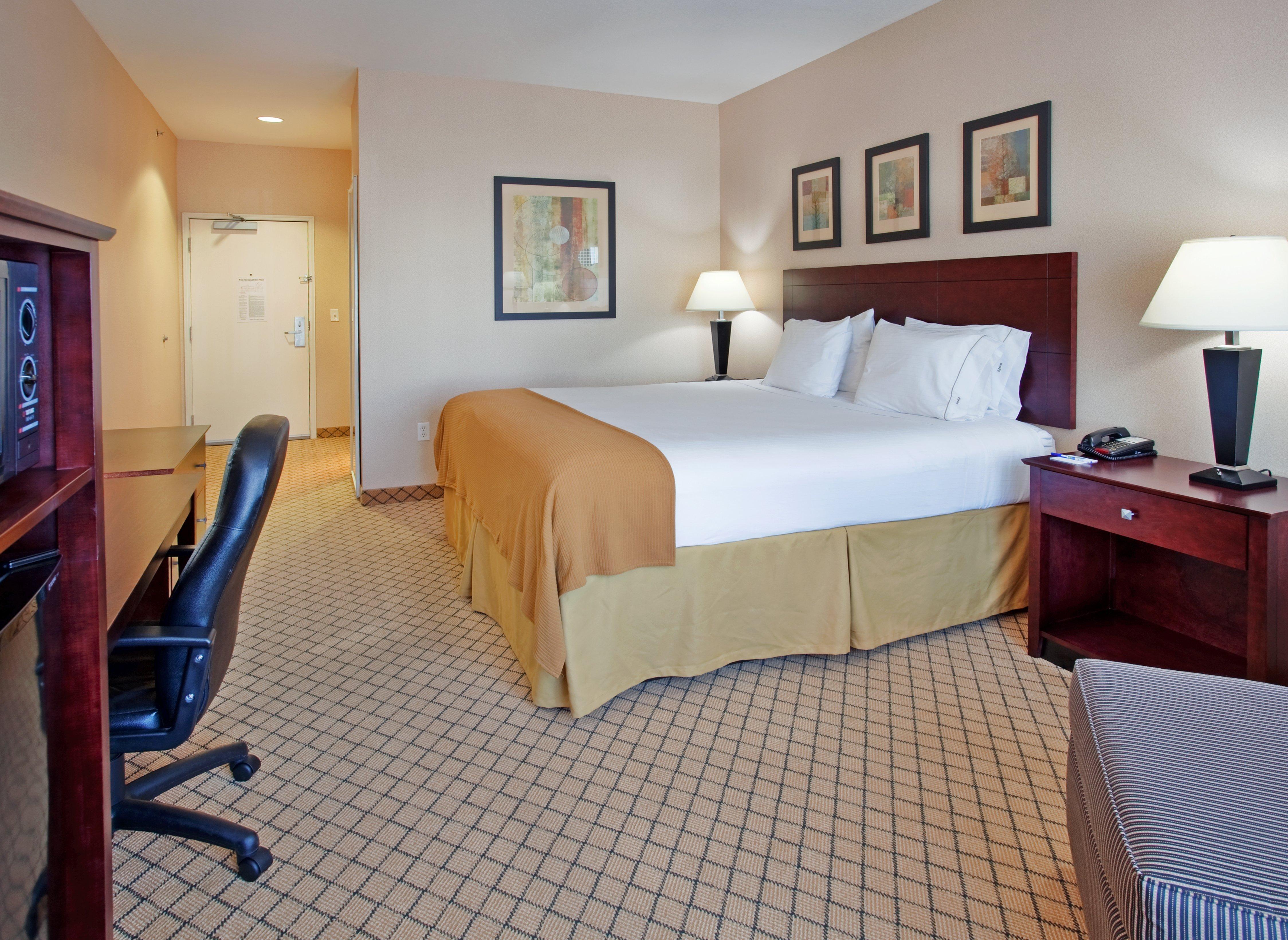 Holiday Inn Express Hotel & Suites Wichita Airport By Ihg Exterior photo