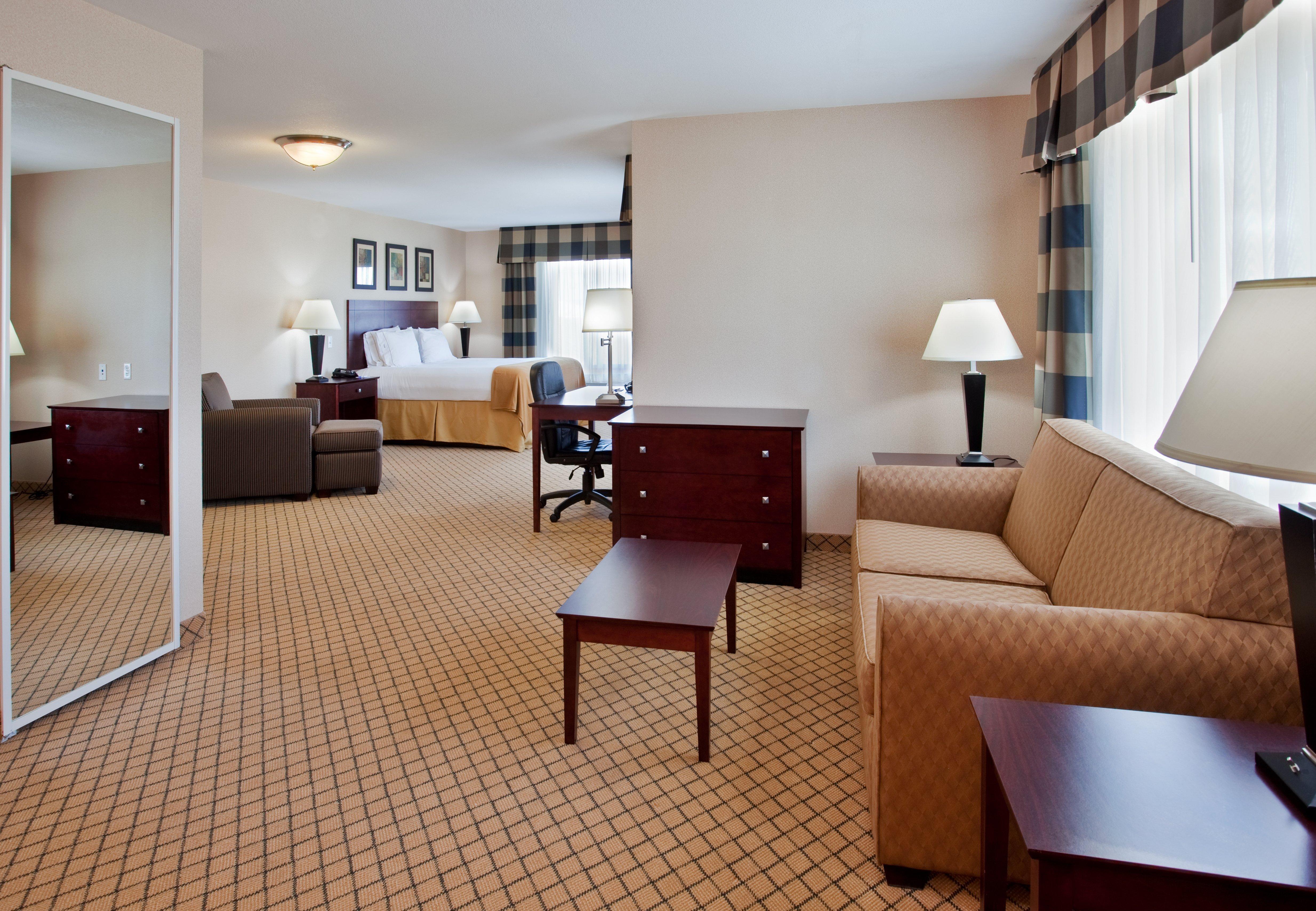Holiday Inn Express Hotel & Suites Wichita Airport By Ihg Exterior photo