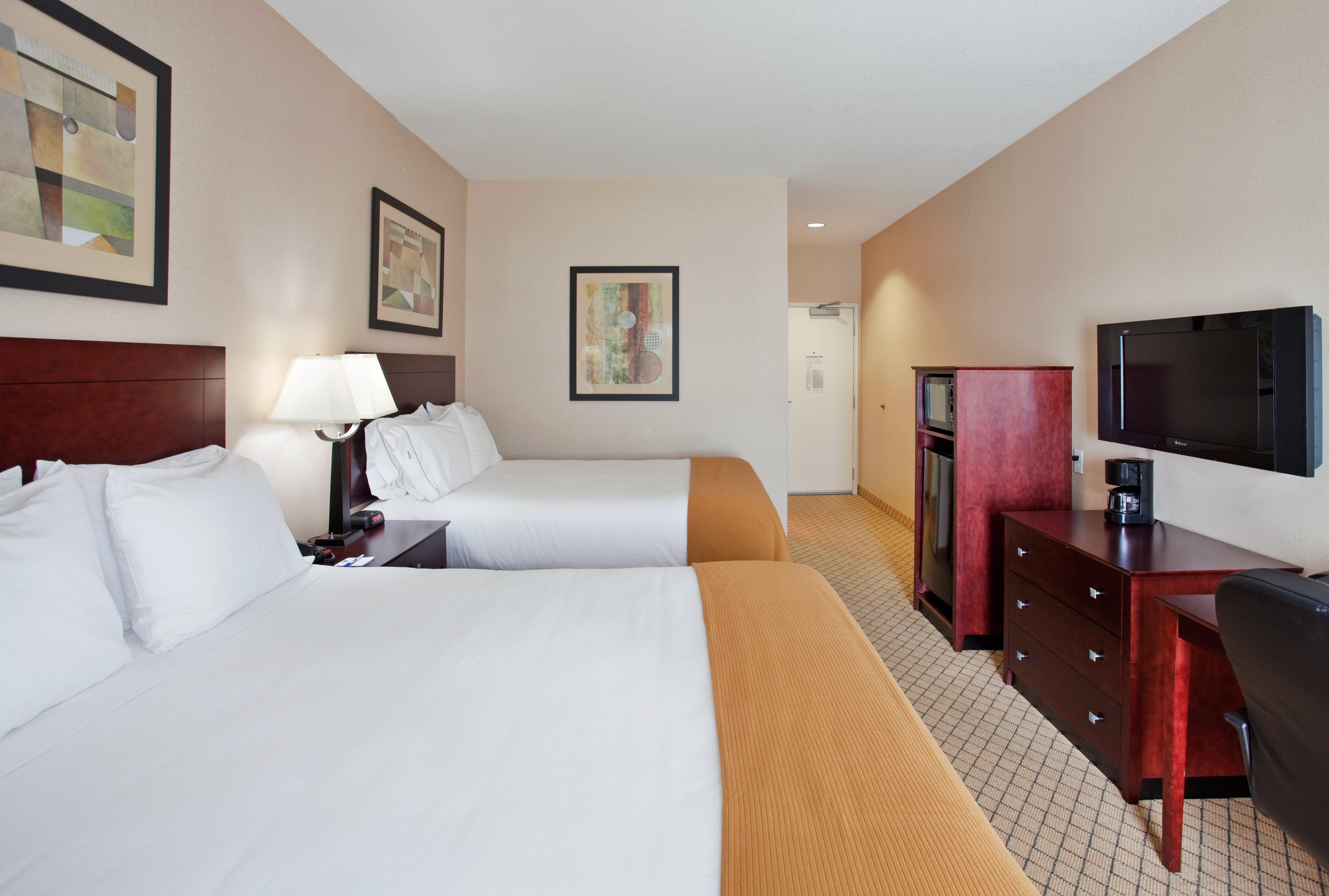 Holiday Inn Express Hotel & Suites Wichita Airport By Ihg Exterior photo