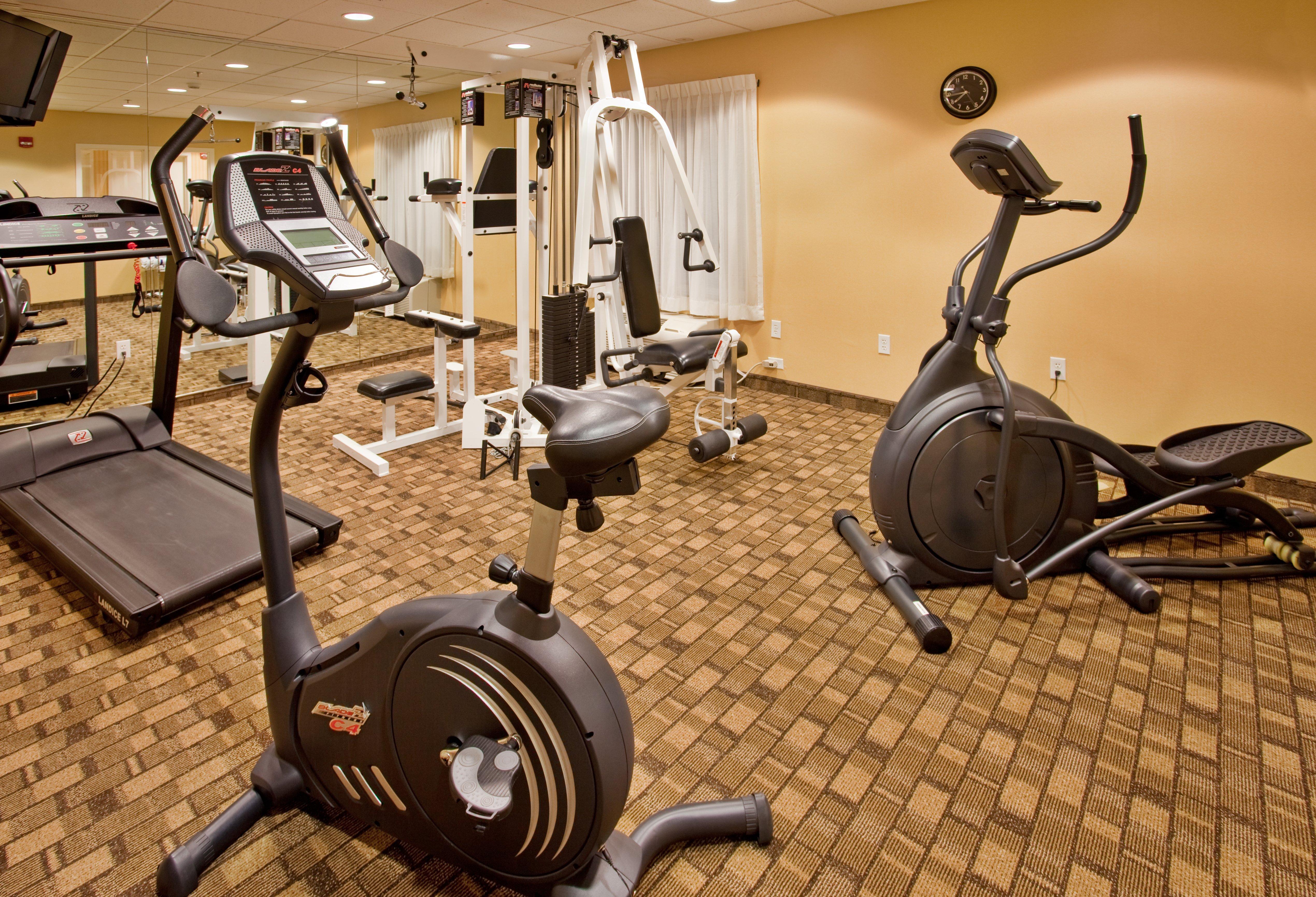 Holiday Inn Express Hotel & Suites Wichita Airport By Ihg Exterior photo