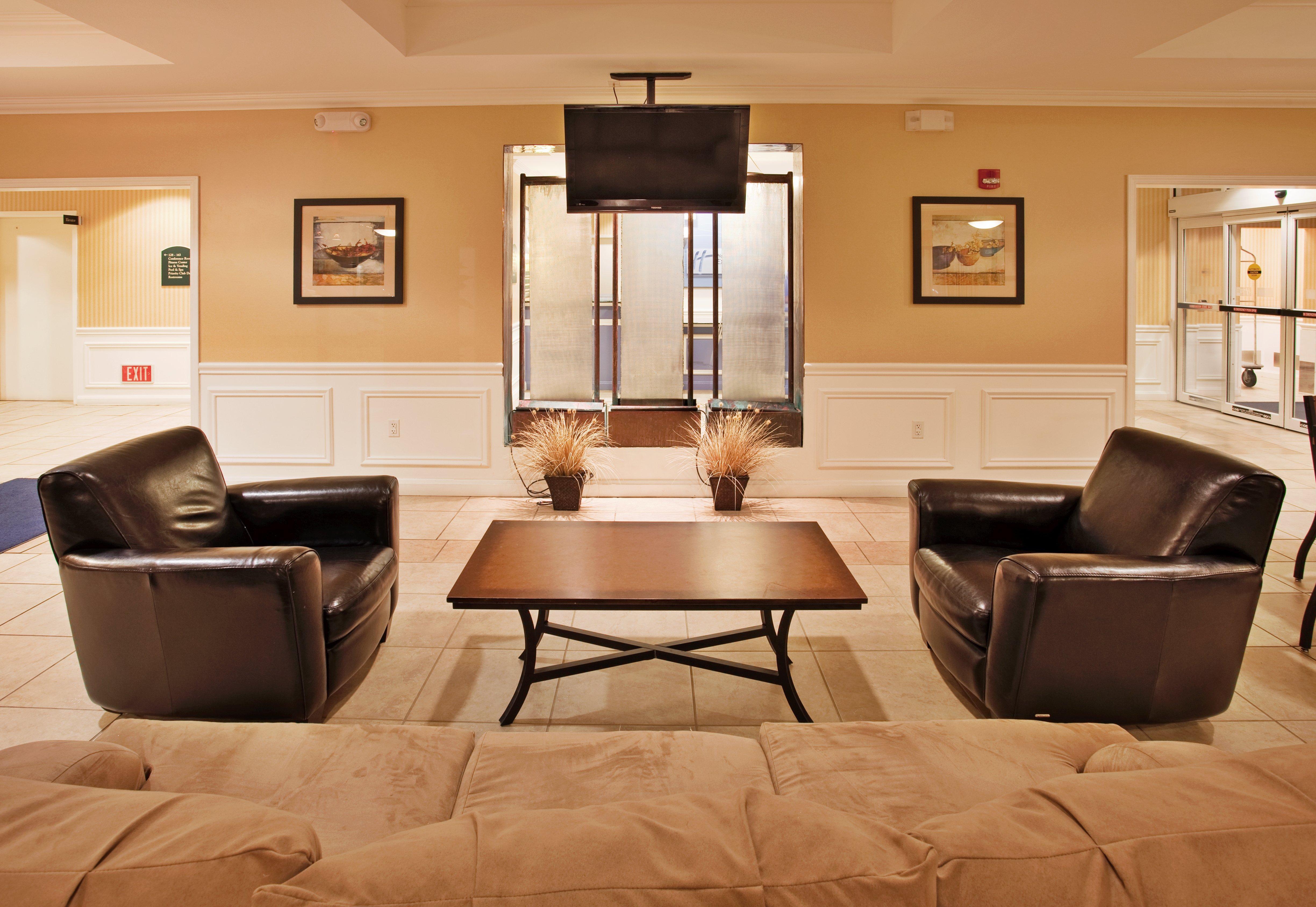 Holiday Inn Express Hotel & Suites Wichita Airport By Ihg Exterior photo